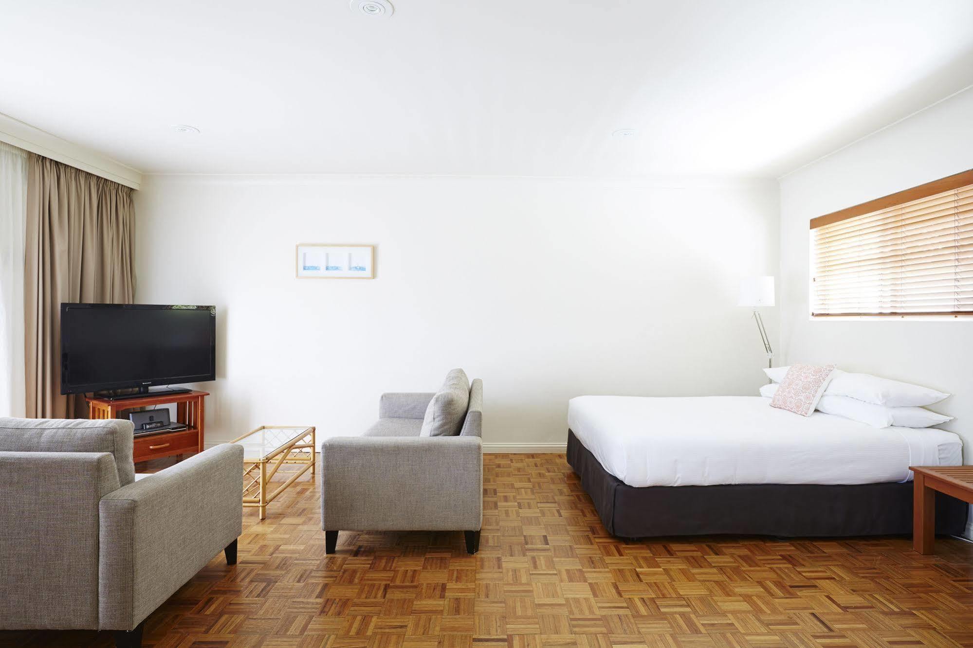 Bay Beach Motel Байрън Бей Екстериор снимка