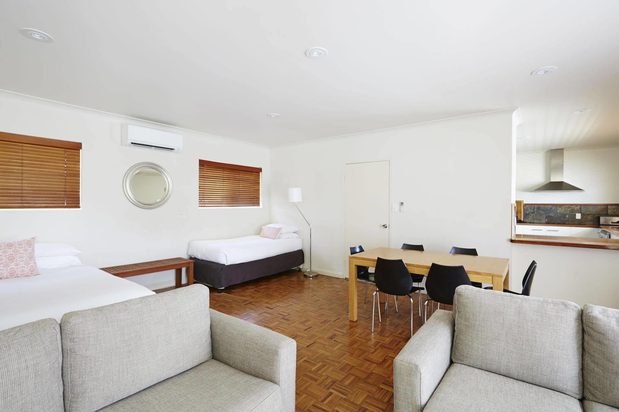 Bay Beach Motel Байрън Бей Екстериор снимка